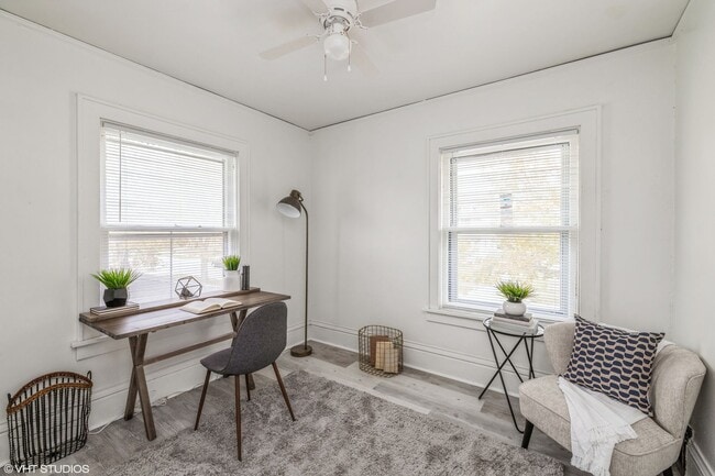 Building Photo - 3 Bedroom Large House for Rent