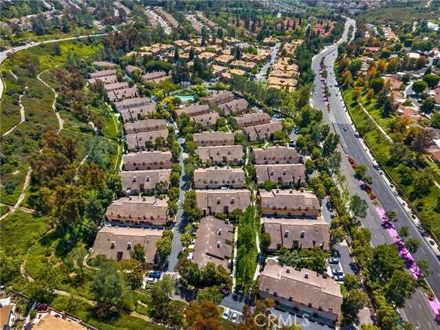 Building Photo - 4 Nightingale Dr