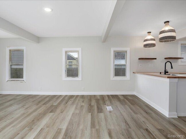 Building Photo - 4957 Ashley St
