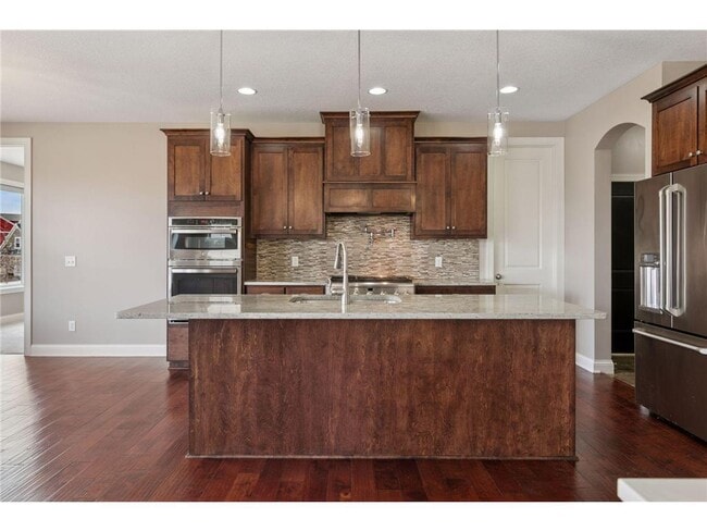 Building Photo - 16588 E Lake Dr