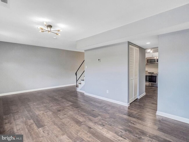 Building Photo - FREDERICKSBURG - NEAR DOWNTOWN AND SPOTSYLVANIA MALL!