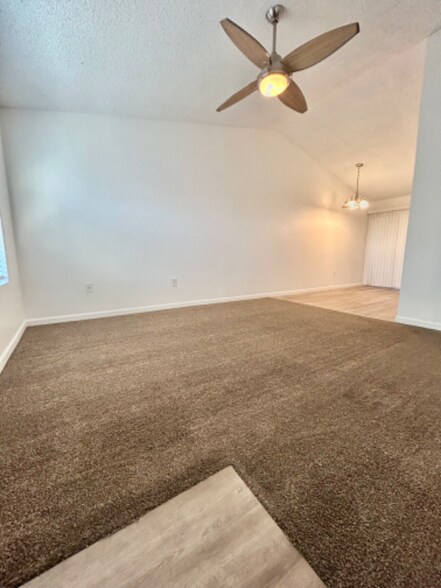 Building Photo - 461 W Holmes Ave