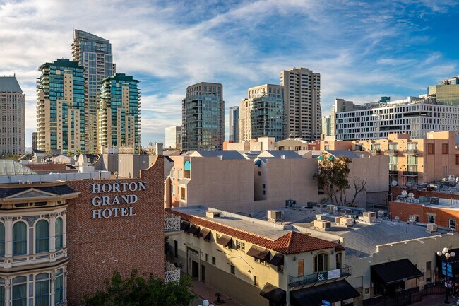 Building Photo - Stunning Corner Condo with City Views in the Heart of Gaslamp