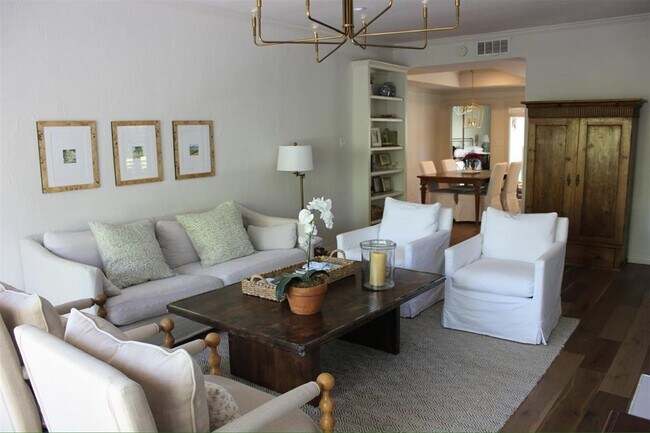 Building Photo - 3603 Las Colinas Dr