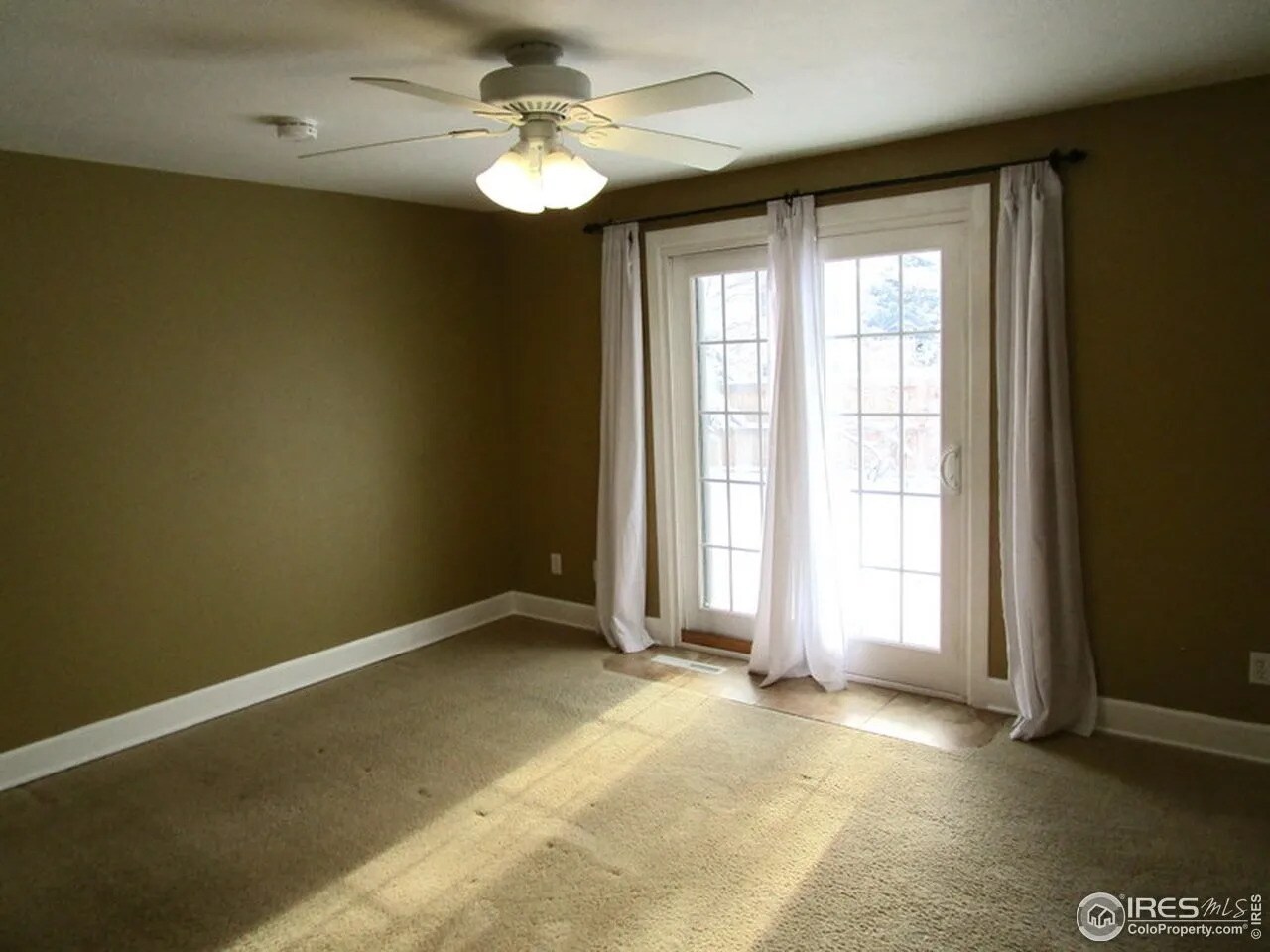 Master bdrm - 2043 Bronson St