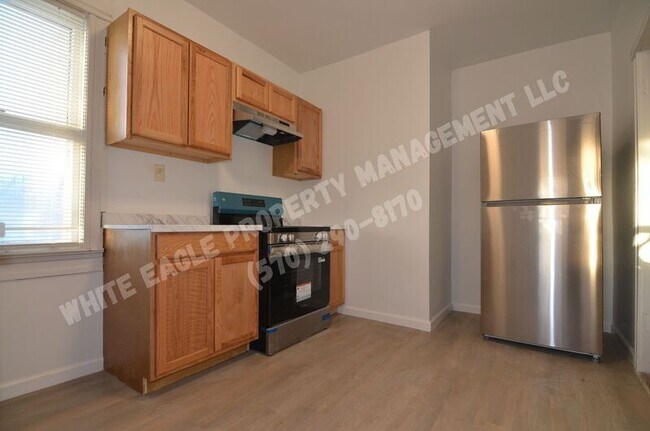 Building Photo - 1508 E Gibson St