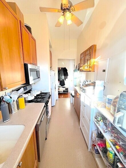 Building Photo - 371 Harvard St