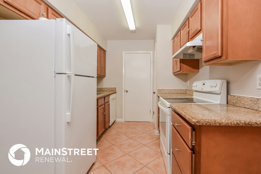 Building Photo - 7355 Darien Rd