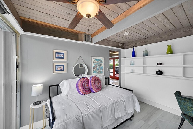 Building Photo - 234 Pine Ave