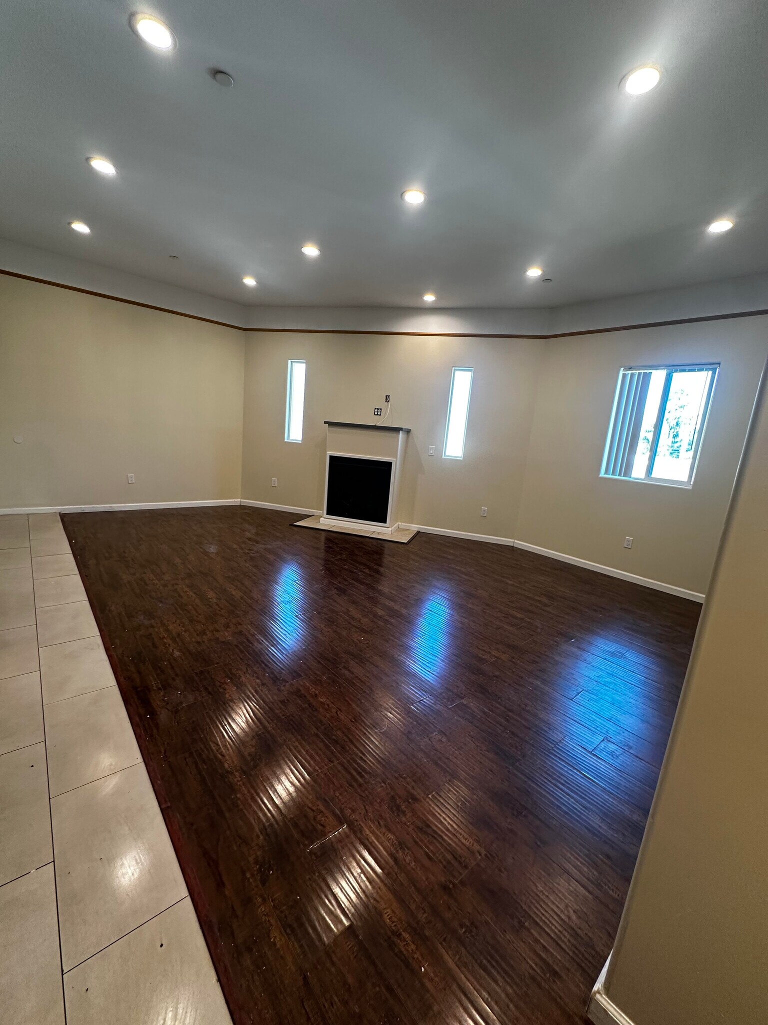 Building Photo - 14233 Tiara St