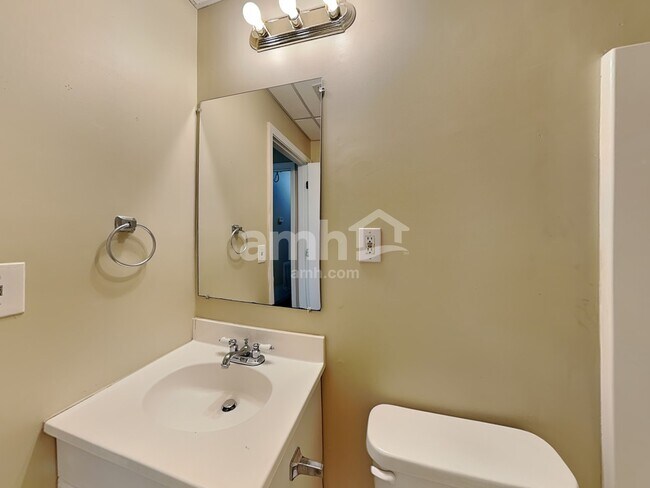 Building Photo - 5701 Rutland Cir