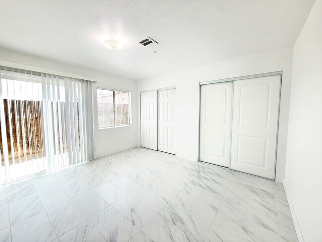 Building Photo - PS T 66369