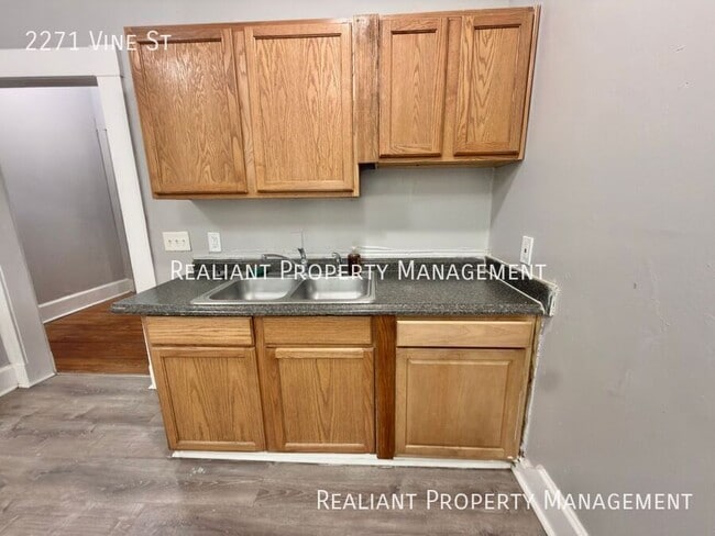 Building Photo - 2271 Vine St