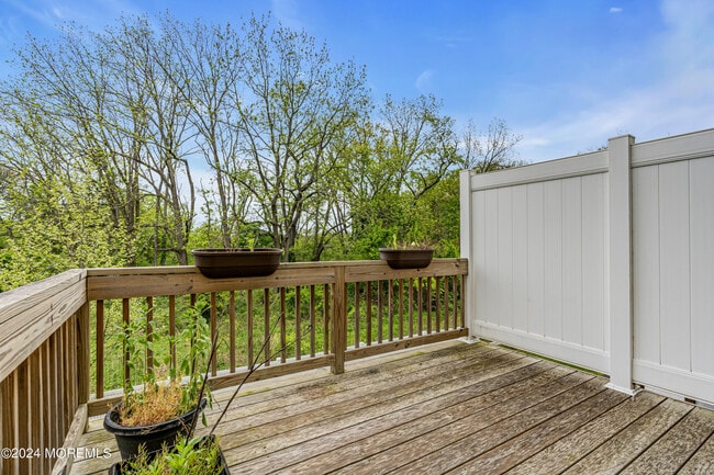 Building Photo - 44 Begonia Ln