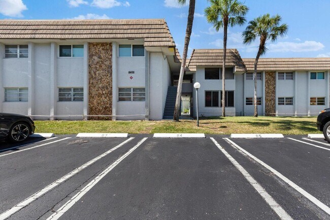 Building Photo - 8406 W Sample Rd