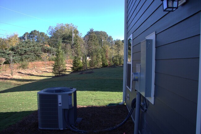 Building Photo - 2857_YEAGER DR NW