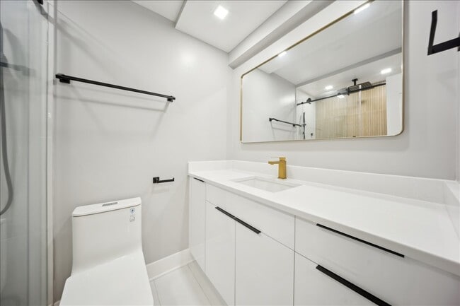 Building Photo - 88 W Schiller St