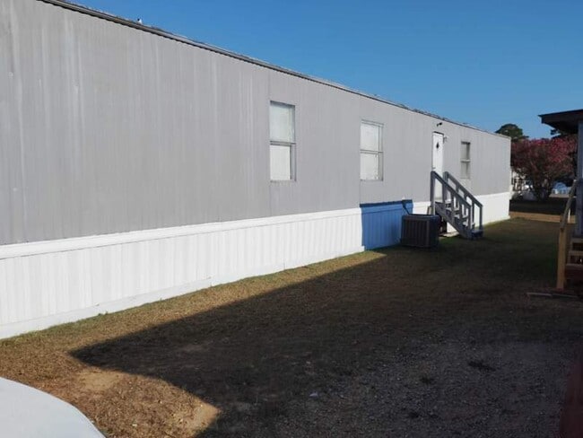 Building Photo - 63 Sullivan Kilrain Rd