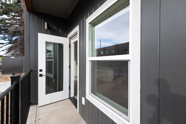 Building Photo - Colorado Apartment Unit 4