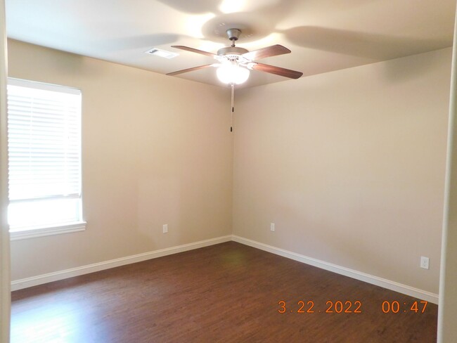 Building Photo - Luxury 3 bedroom 2 bath near Chaffee Commu...