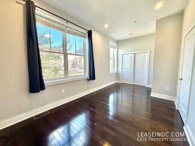 Building Photo - 907 N Street NW-#1B