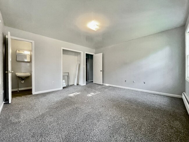 Building Photo - 1340 Blossom St SE