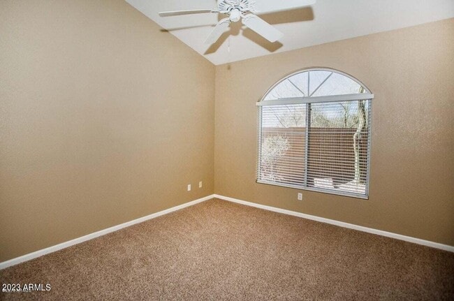 Building Photo - 8910 E Maple Dr