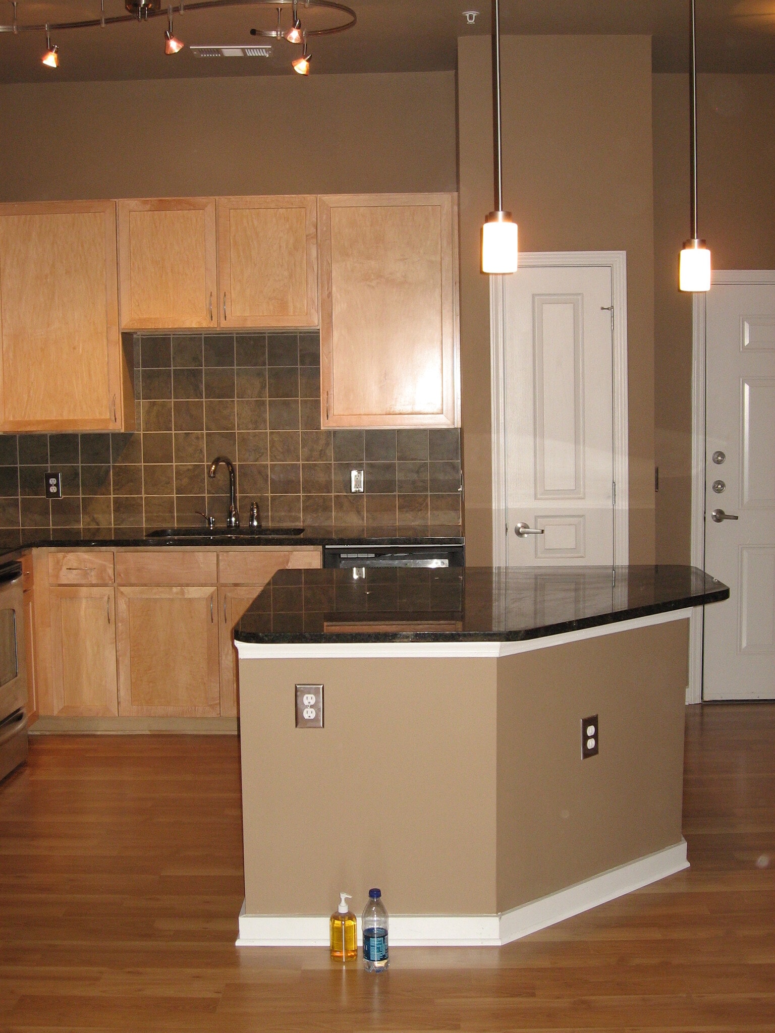 Building Photo - 3000 Vanderbilt Pl