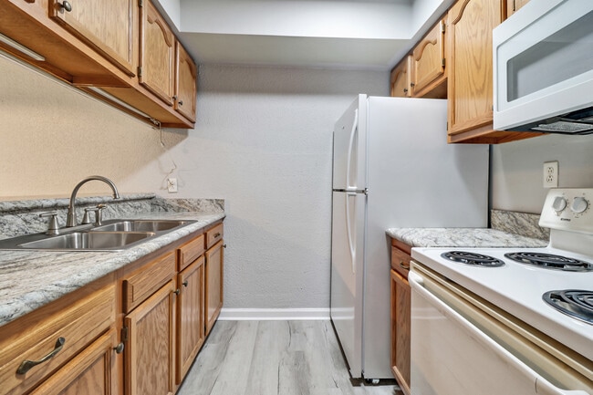 Building Photo - 40 Wilshire Heights Dr