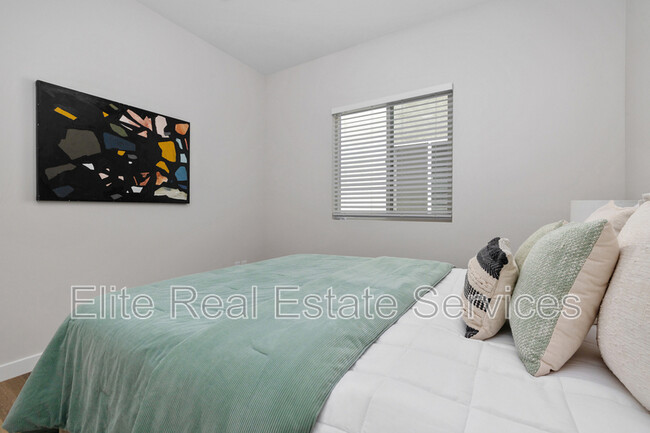 Building Photo - 3315 Clairemont Mesa Blvd