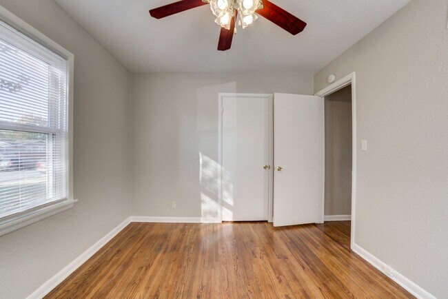 Building Photo - Welcome home to this charming 1955 ranch that's ready for modern living. This 3-bedroom, 1-bath h...