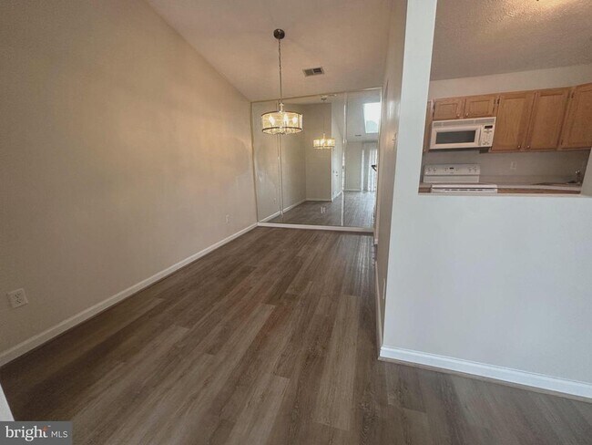 Building Photo - 121 Brookland Ct