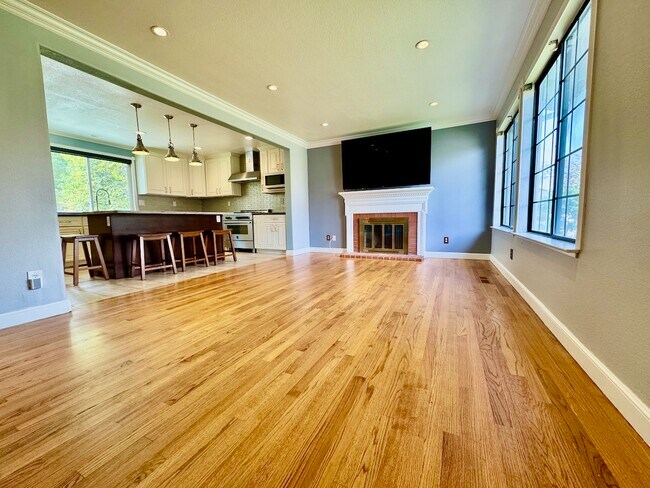Building Photo - 5317 Creek Estates