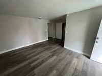 Building Photo - Highland West Apartments