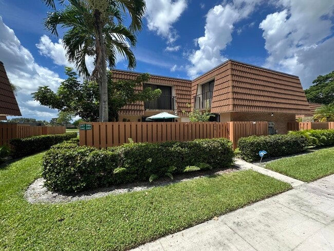 Building Photo - 246 Charter Way