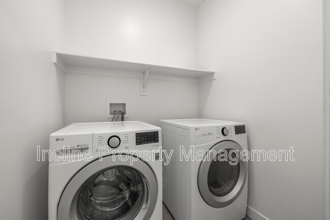 Building Photo - 407 S Meadow Garden Rd