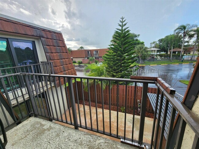Building Photo - 1150 SW 118th Terrace