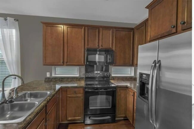Building Photo - 515 Griffin Cir