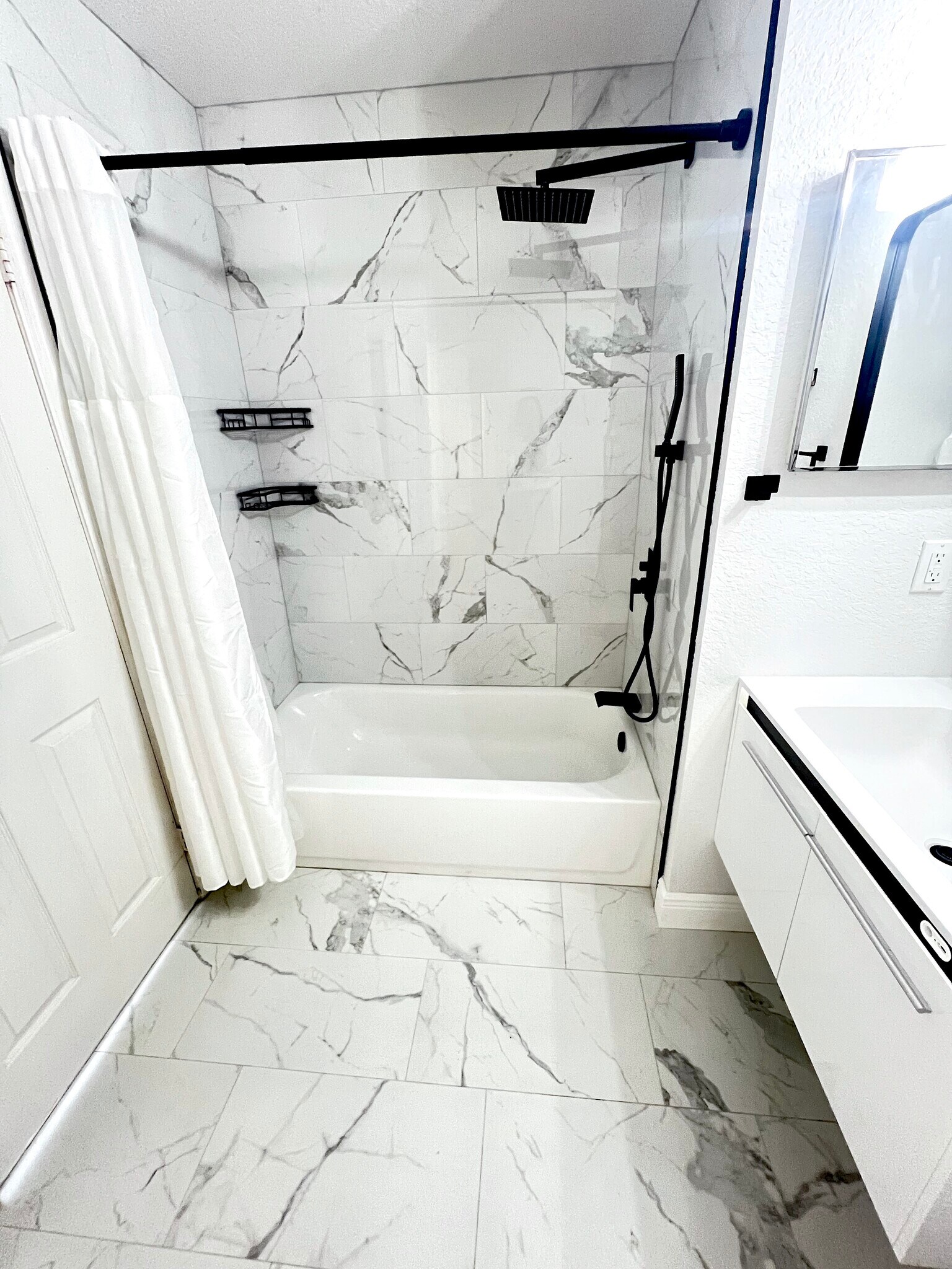 Building Photo - 7618 Pissarro Dr