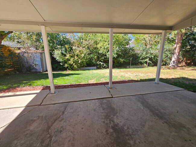 Building Photo - Virginia Village 4 Bed 3 Baths Large Yard Attached Garage Super Spacious!