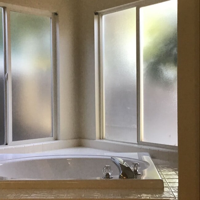Building Photo - 4 Bedroom 2 Bath Home in Yuba City