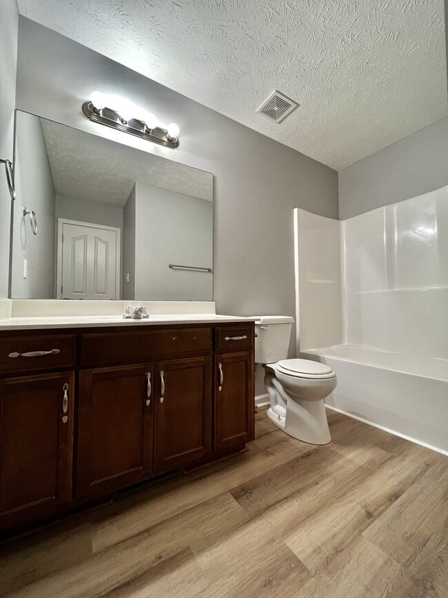 Building Photo - 3444 Fox Run Dr. Clarksville, Tn 37042