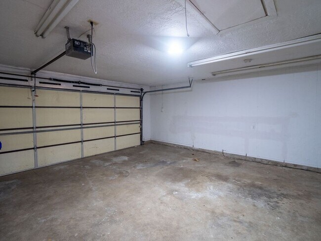 Building Photo - 3306 Pheasant Run Rd