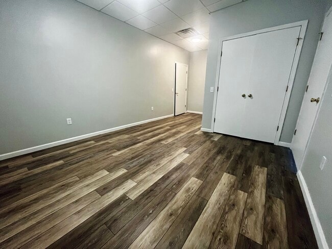 Building Photo - Dunhill Townhouses