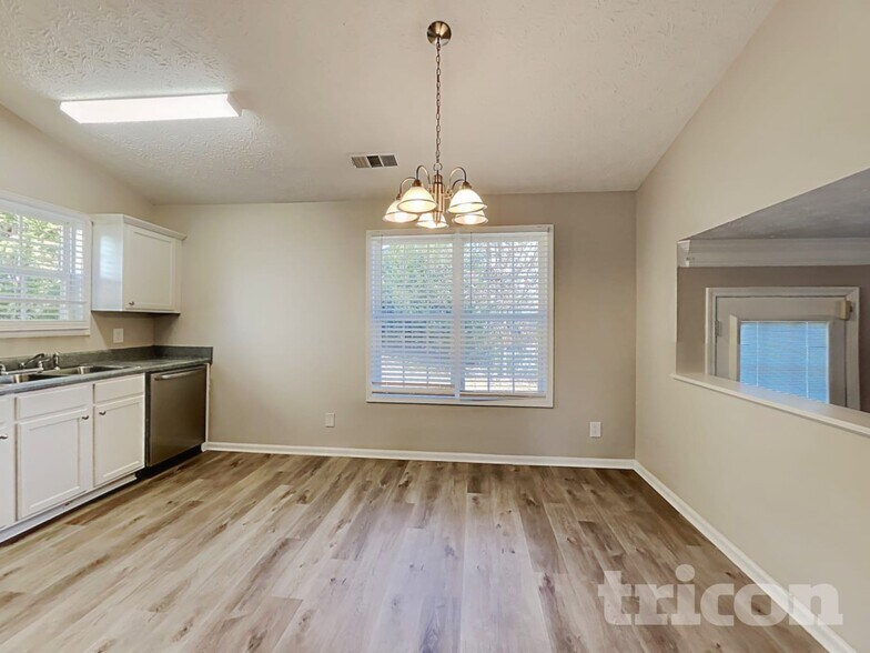 Building Photo - 2384 Tolliver Hills Ln