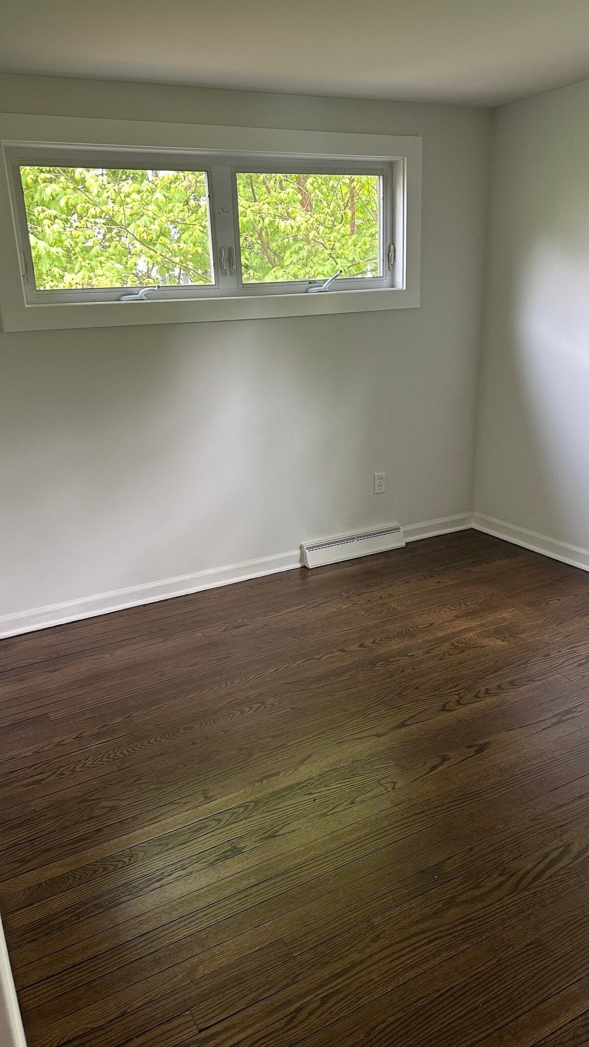 Building Photo - 10 Maple Way