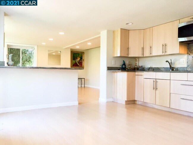Building Photo - 175 Los Vientos Way