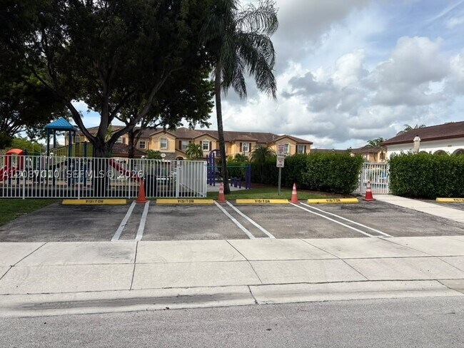 Building Photo - 8671 NW 112th Ct