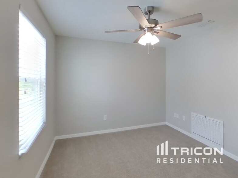 Building Photo - 6203 Trent Creek Dr