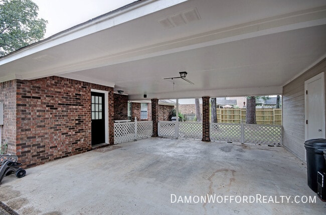 Building Photo - 502 Pelahatchie Shore Dr